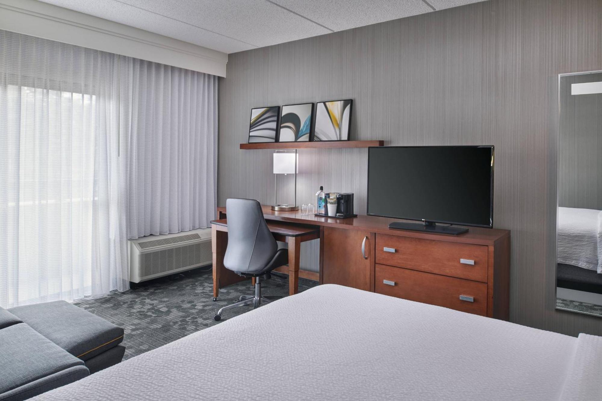 Отель Courtyard Chicago Окбрук Террас Экстерьер фото