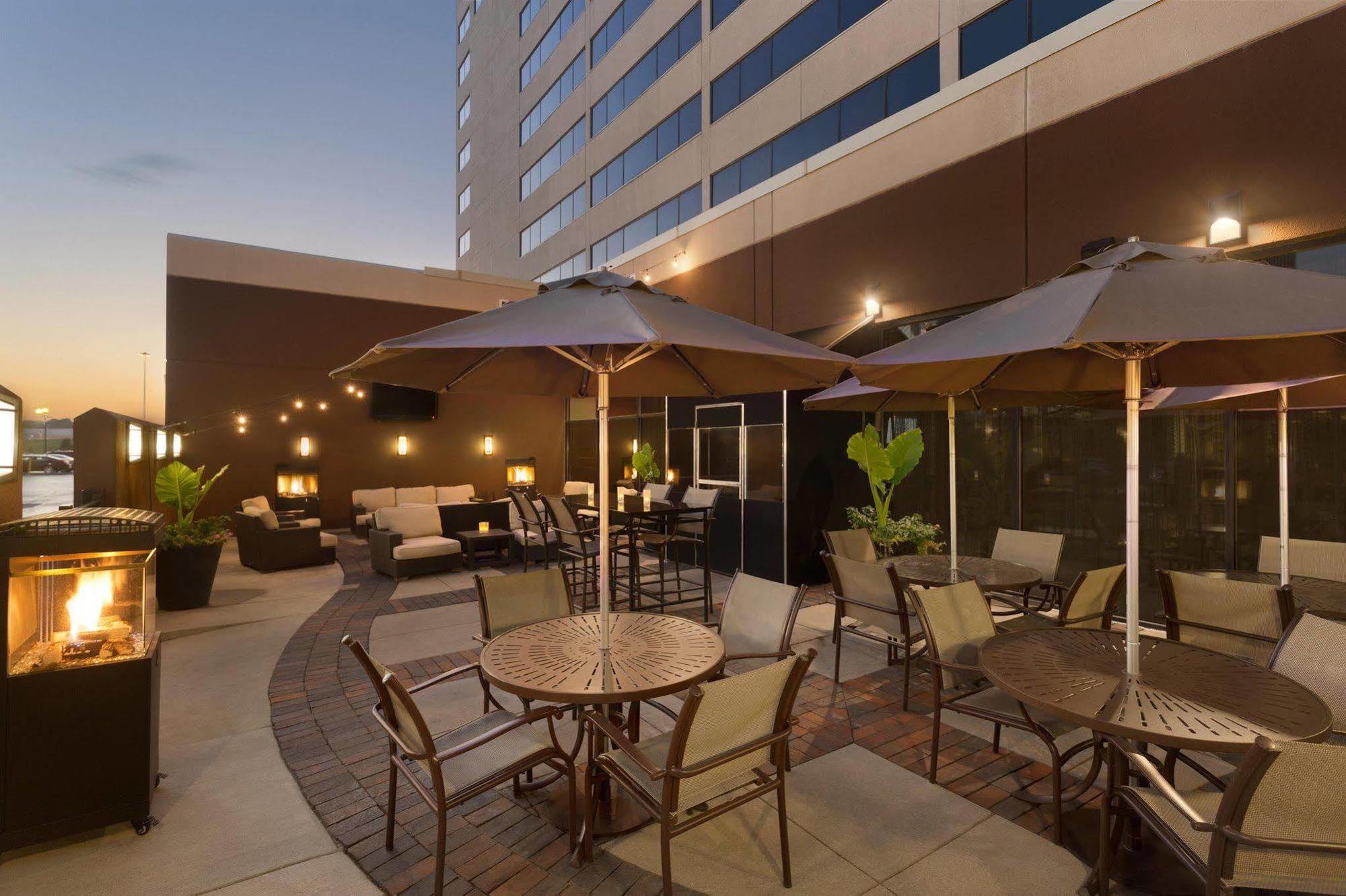 Отель Courtyard Chicago Окбрук Террас Экстерьер фото